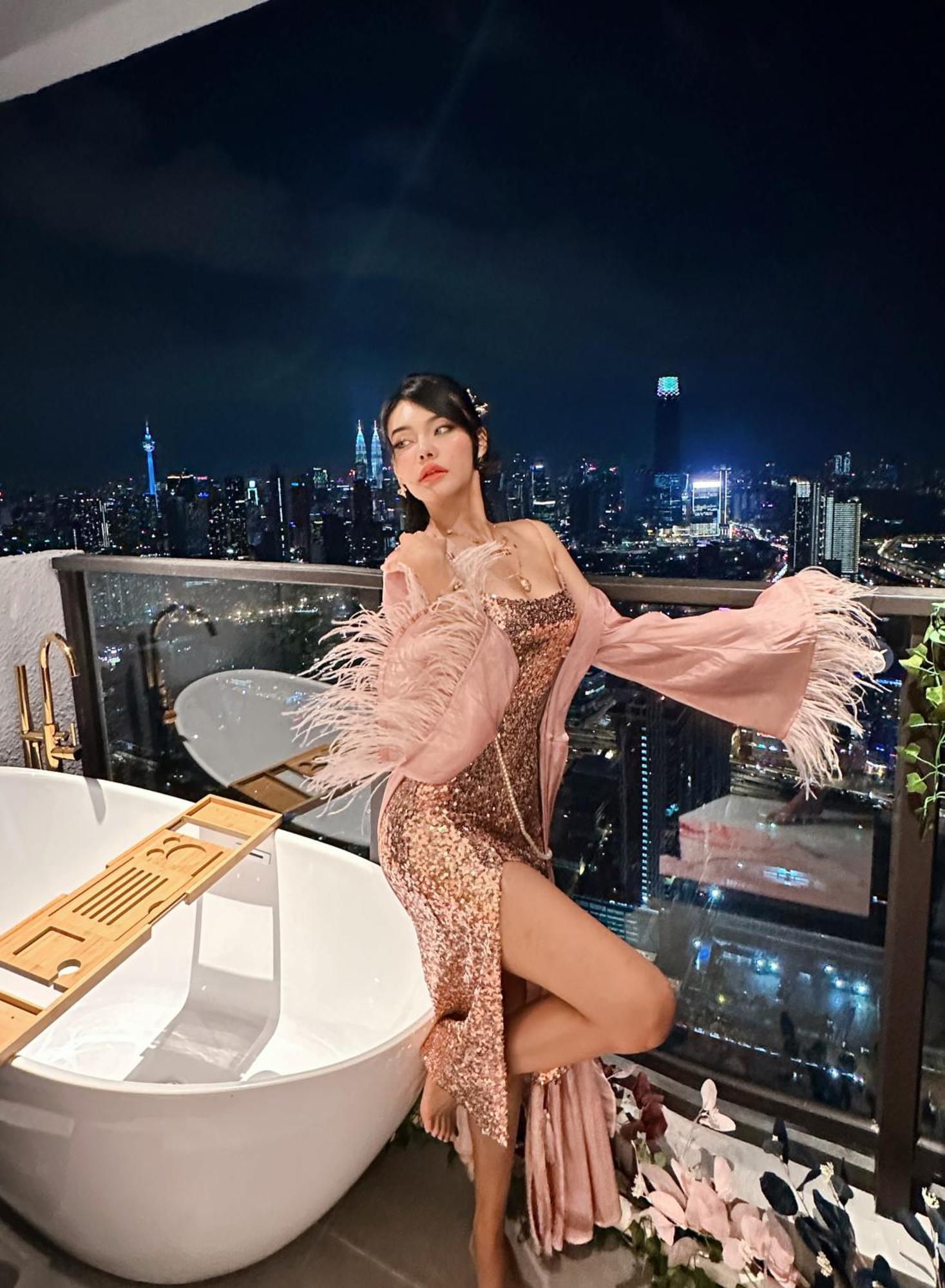 Skyscraper 65 Kl Highest Outdoor Bathtub Luxury Lavish Designer Suite Penthouse Lv65 Kuala Lumpur Eksteriør billede